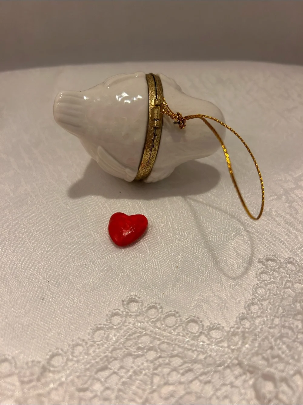 HINGED PORCELAIN TRINKET BOX ~ PEACE DOVE HANGING ORNAMENT WITH HEART TRINKET